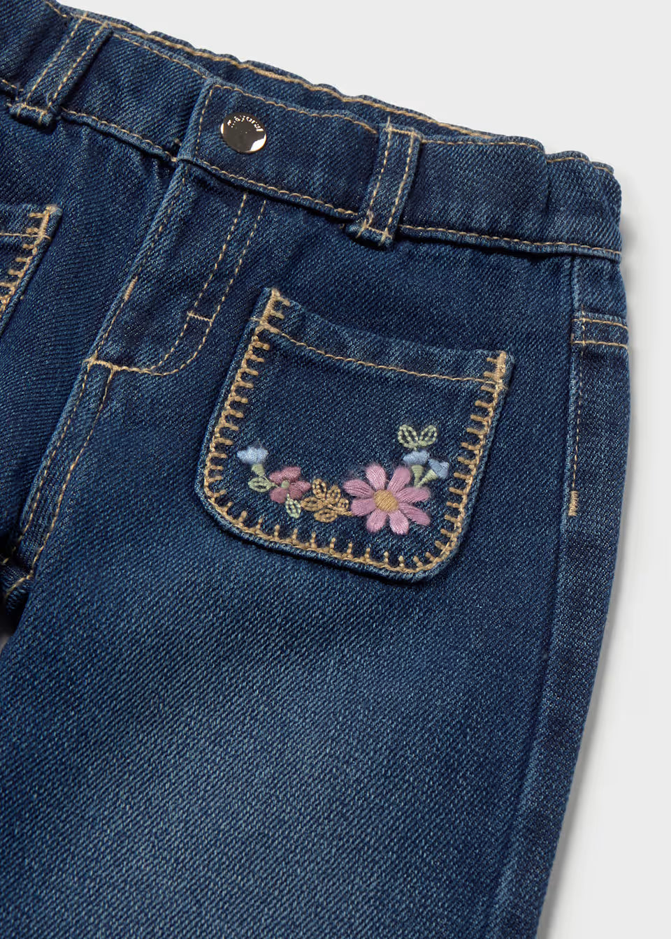 Dunkel gewaschene Kinderjeans mit Gummibund und Patch – Mayoral – Foto 3
