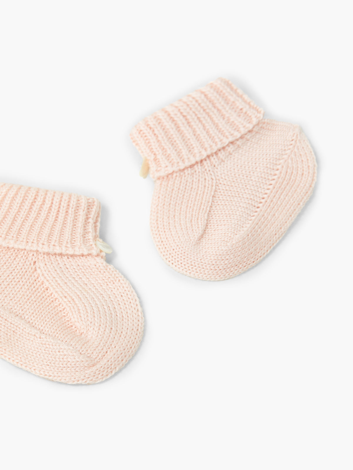 Booties knitted in wool 04345A