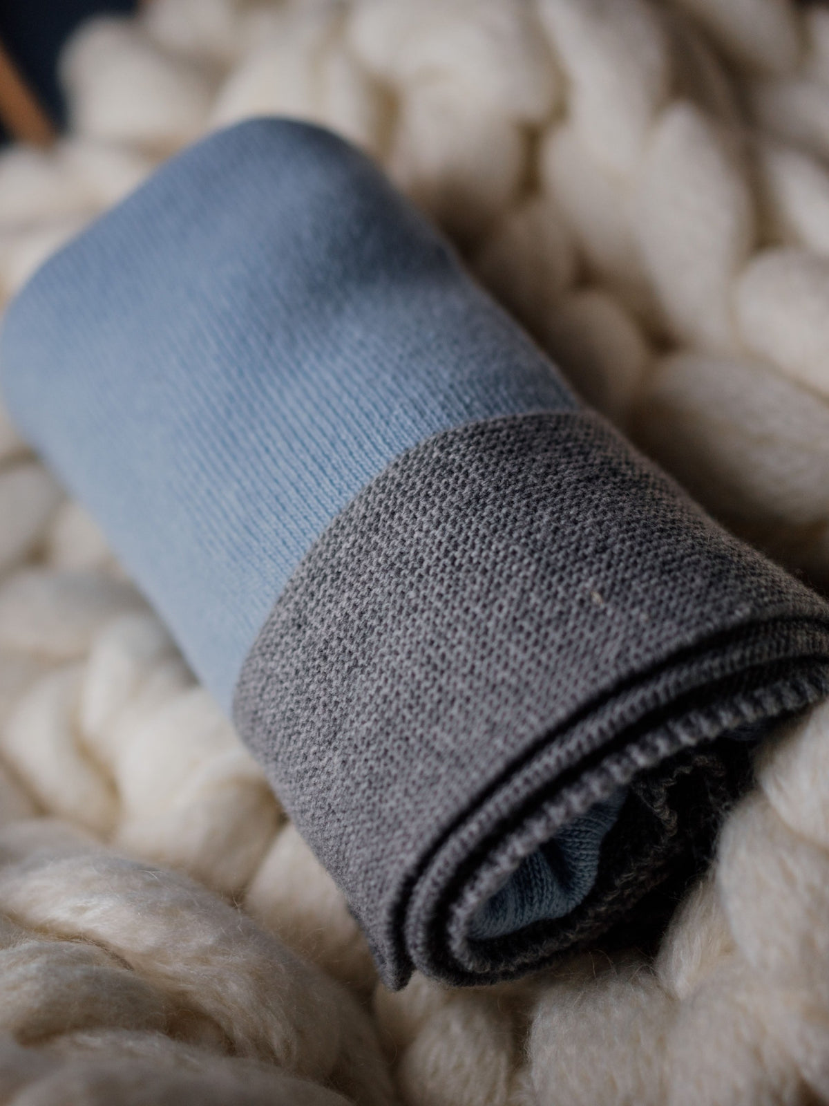 Blanket knitted in merino wool 05306A