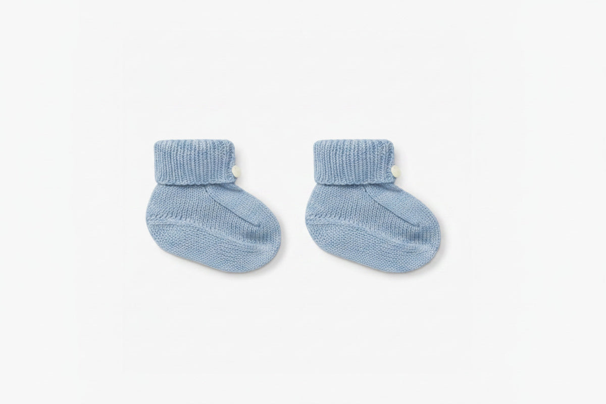 Booties knitted in wool 04345A