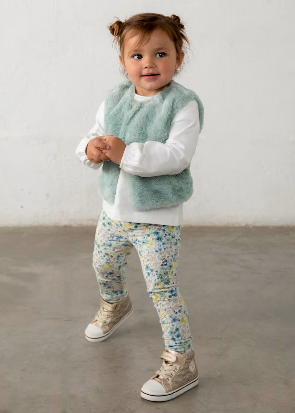 Completo bambina con gilet in pelo verde e leggings a fiori – Mayoral