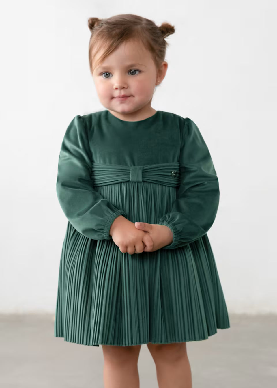 Vestito bambina in velluto plissettato con fiocco in vita – Mayoral