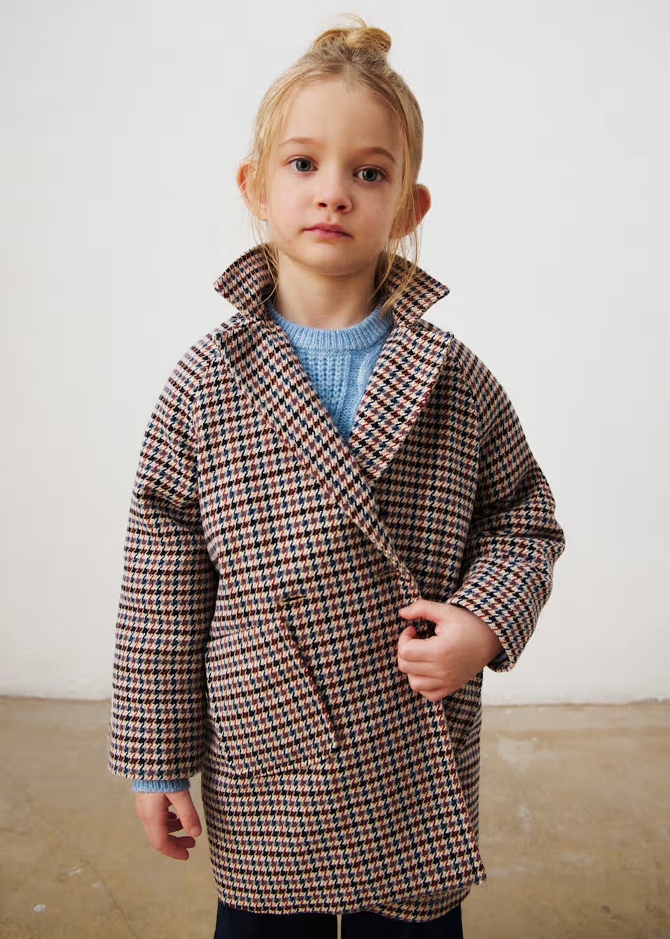 Girls' double-breasted check cloth coat with lapels – Mayoral – photo 2