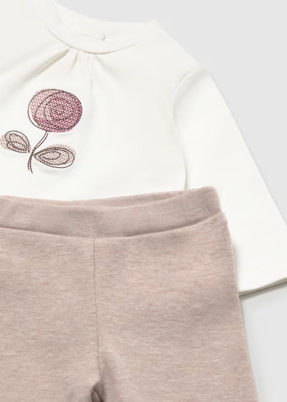 Dreiteiliges Baby-Set für Mädchen mit rosa Jäckchen, besticktem T-Shirt und Leggings – Mayoral – Foto 3